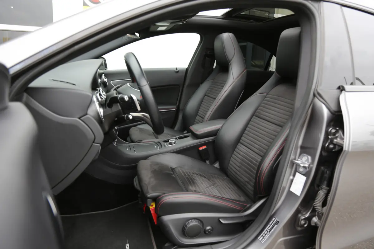 200 d AMG Aut.*Perfect Onderh.*Euro 6*Pano/Night/Sfeer/LED/Camera/Stoelverw./Half Leder/Climate-Control/Cruise-Control/Parkeersens.V+A/18 inch LM*
