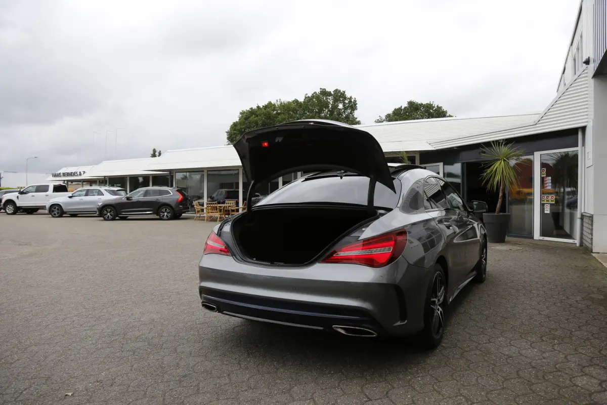 200 d AMG Aut.*Perfect Onderh.*Euro 6*Pano/Night/Sfeer/LED/Camera/Stoelverw./Half Leder/Climate-Control/Cruise-Control/Parkeersens.V+A/18 inch LM*