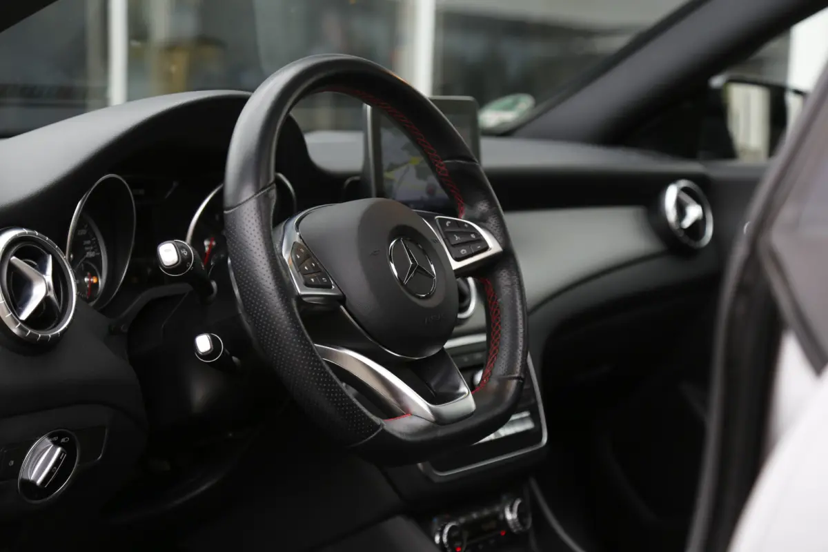 200 d AMG Aut.*Perfect Onderh.*Euro 6*Pano/Night/Sfeer/LED/Camera/Stoelverw./Half Leder/Climate-Control/Cruise-Control/Parkeersens.V+A/18 inch LM*