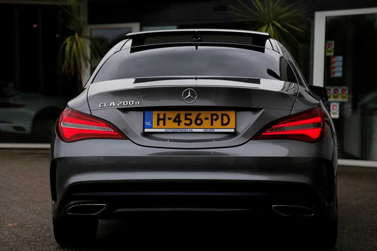 200 d AMG Aut.*Perfect Onderh.*Euro 6*Pano/Night/Sfeer/LED/Camera/Stoelverw./Half Leder/Climate-Control/Cruise-Control/Parkeersens.V+A/18 inch LM*