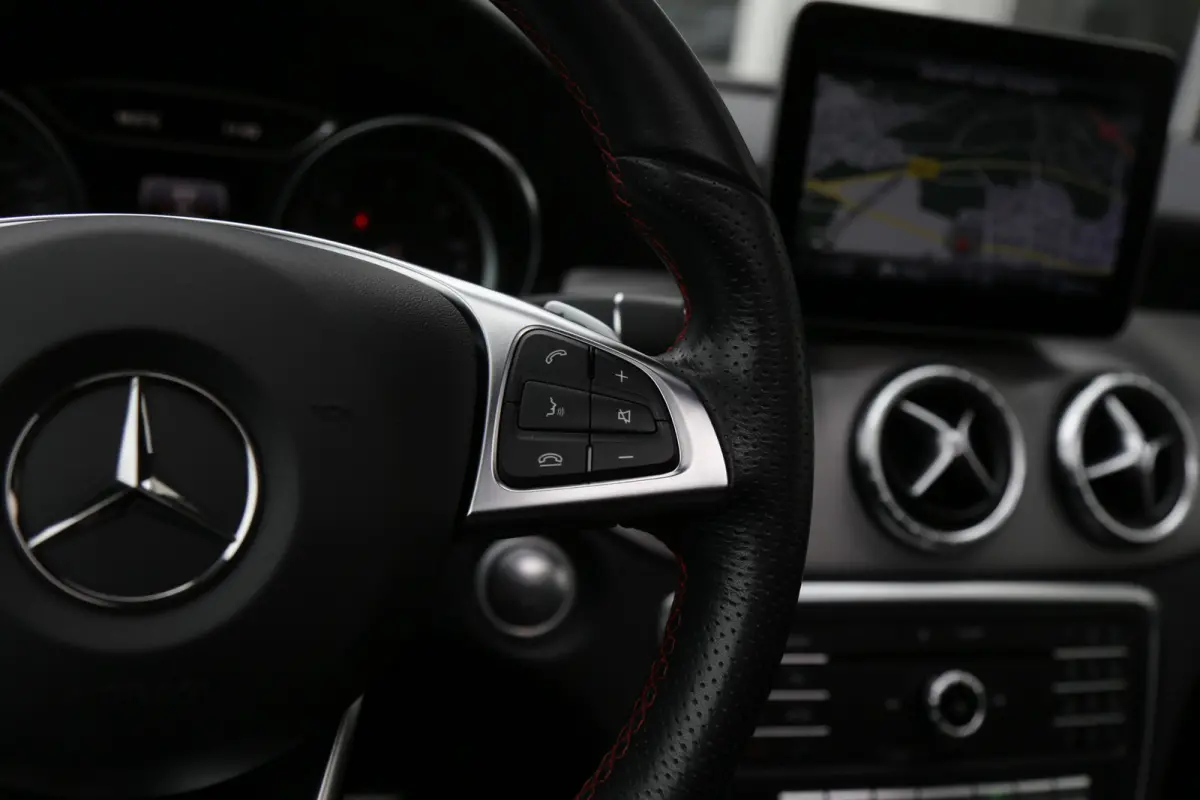 200 d AMG Aut.*Perfect Onderh.*Euro 6*Pano/Night/Sfeer/LED/Camera/Stoelverw./Half Leder/Climate-Control/Cruise-Control/Parkeersens.V+A/18 inch LM*