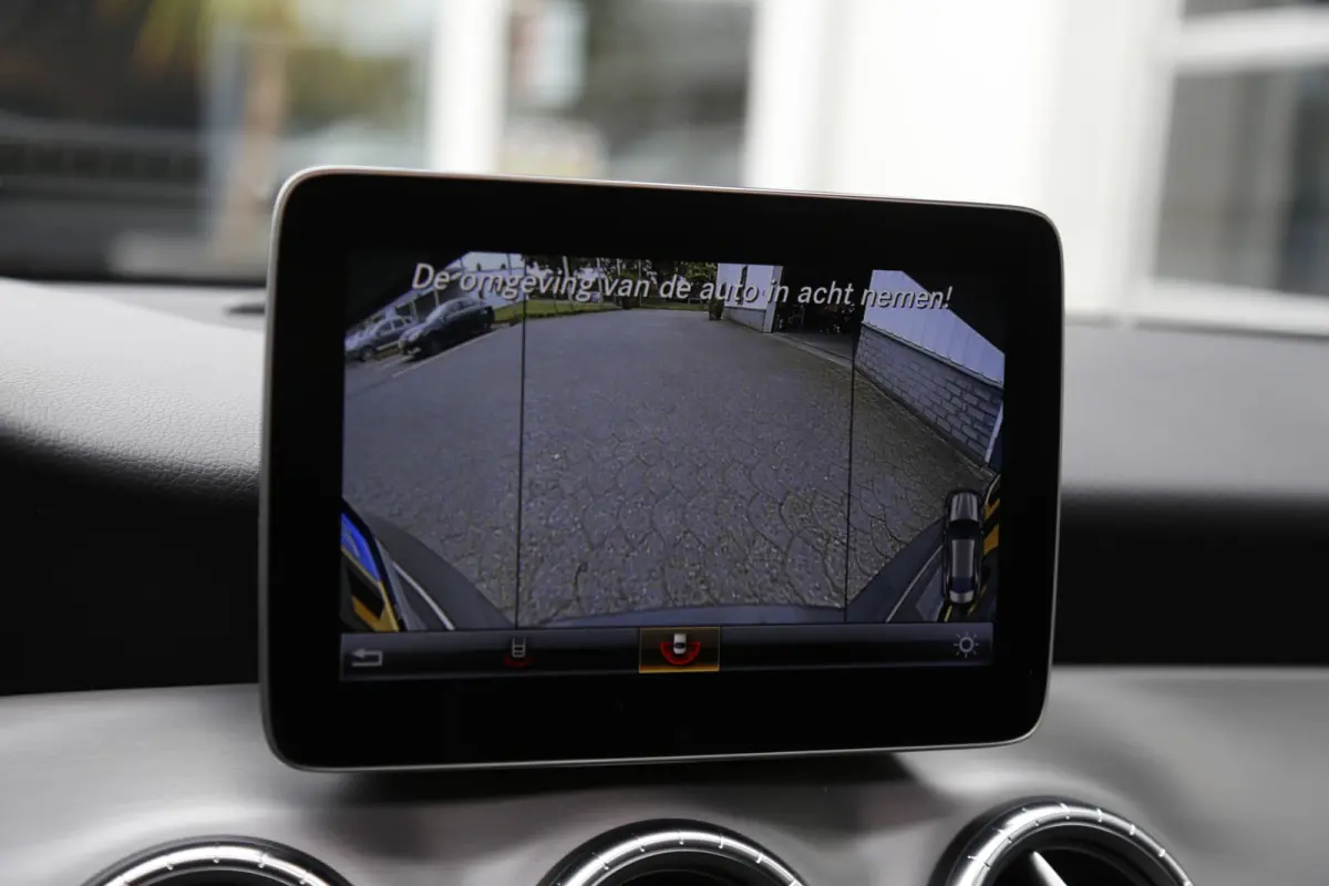 200 d AMG Aut.*Perfect Onderh.*Euro 6*Pano/Night/Sfeer/LED/Camera/Stoelverw./Half Leder/Climate-Control/Cruise-Control/Parkeersens.V+A/18 inch LM*