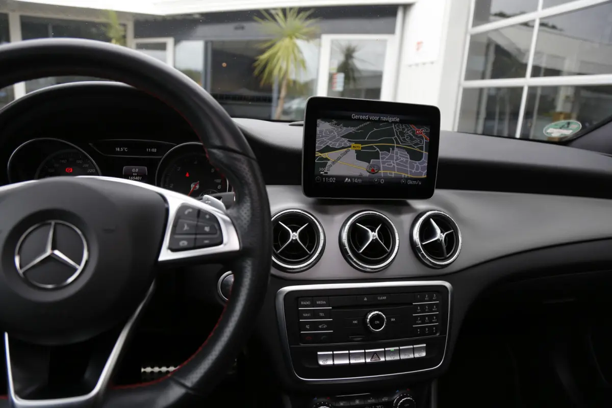 200 d AMG Aut.*Perfect Onderh.*Euro 6*Pano/Night/Sfeer/LED/Camera/Stoelverw./Half Leder/Climate-Control/Cruise-Control/Parkeersens.V+A/18 inch LM*
