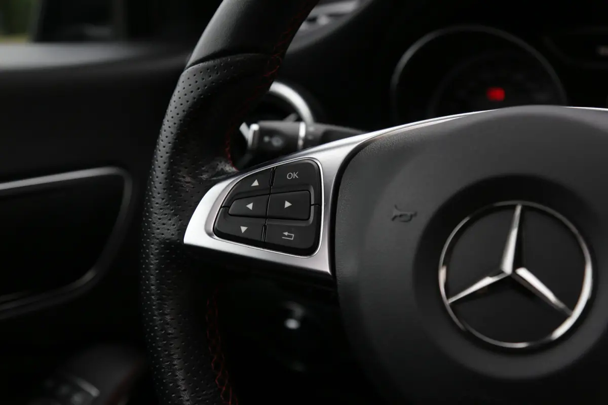 200 d AMG Aut.*Perfect Onderh.*Euro 6*Pano/Night/Sfeer/LED/Camera/Stoelverw./Half Leder/Climate-Control/Cruise-Control/Parkeersens.V+A/18 inch LM*
