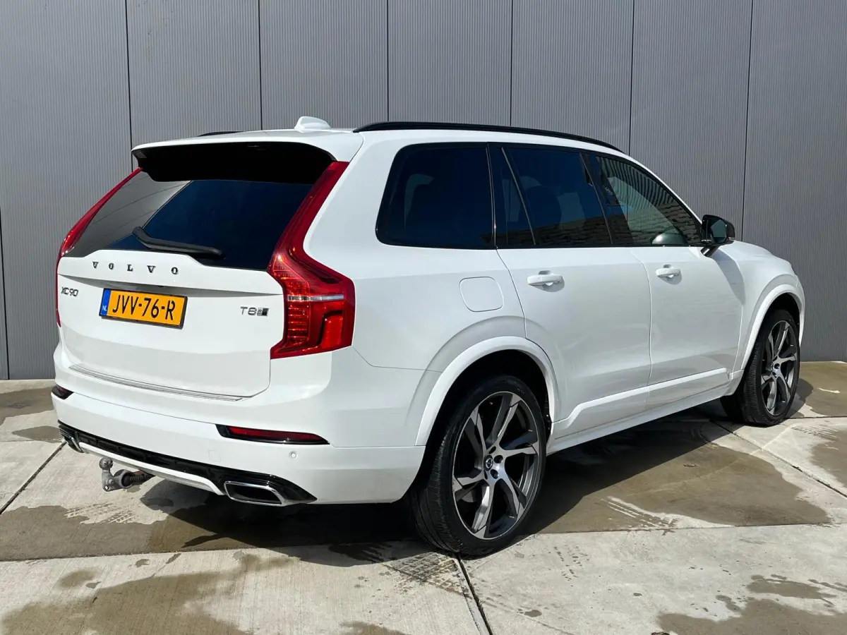 2.0 T8 Twin Engine AWD R-Design | 22' LMV Velgen | Elek. Trekhaak | Head-Up Display | Panoramadak |