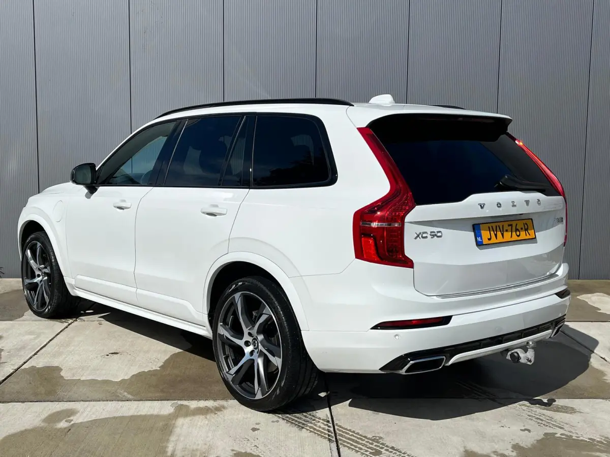 2.0 T8 Twin Engine AWD R-Design | 22' LMV Velgen | Elek. Trekhaak | Head-Up Display | Panoramadak |