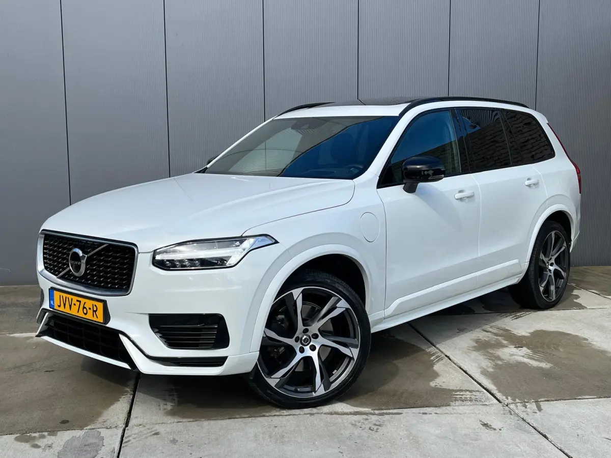 2.0 T8 Twin Engine AWD R-Design | 22' LMV Velgen | Elek. Trekhaak | Head-Up Display | Panoramadak |