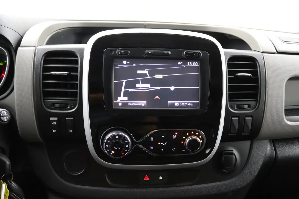 1.6 dCi T29 L2H1 Formula Edition Yellow Energy | Navigatie | Climate Control | Parkeersensoren | DAB | Bluetooth | Cruise Control | Navigatie