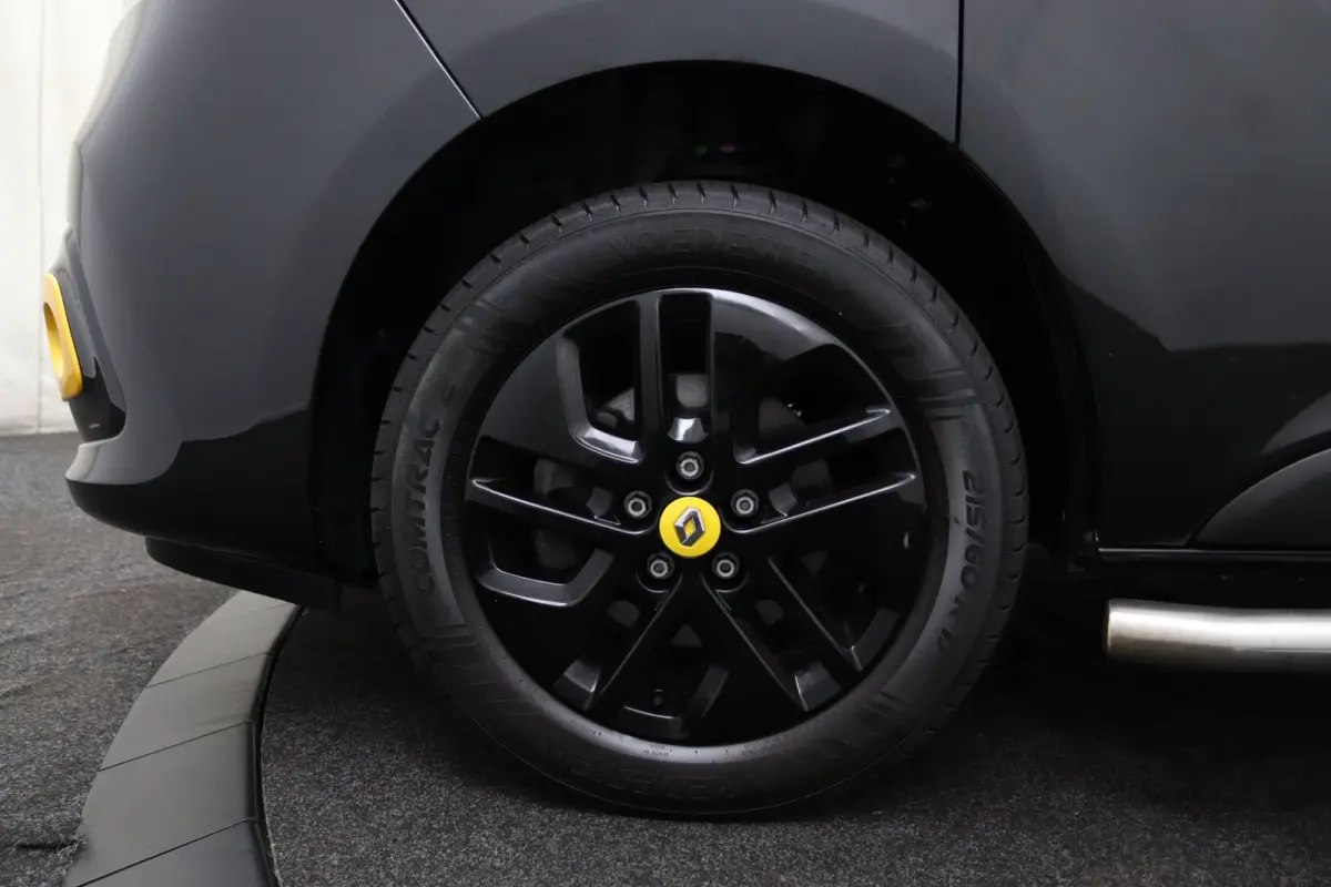 1.6 dCi T29 L2H1 Formula Edition Yellow Energy | Navigatie | Climate Control | Parkeersensoren | DAB | Bluetooth | Cruise Control | Navigatie