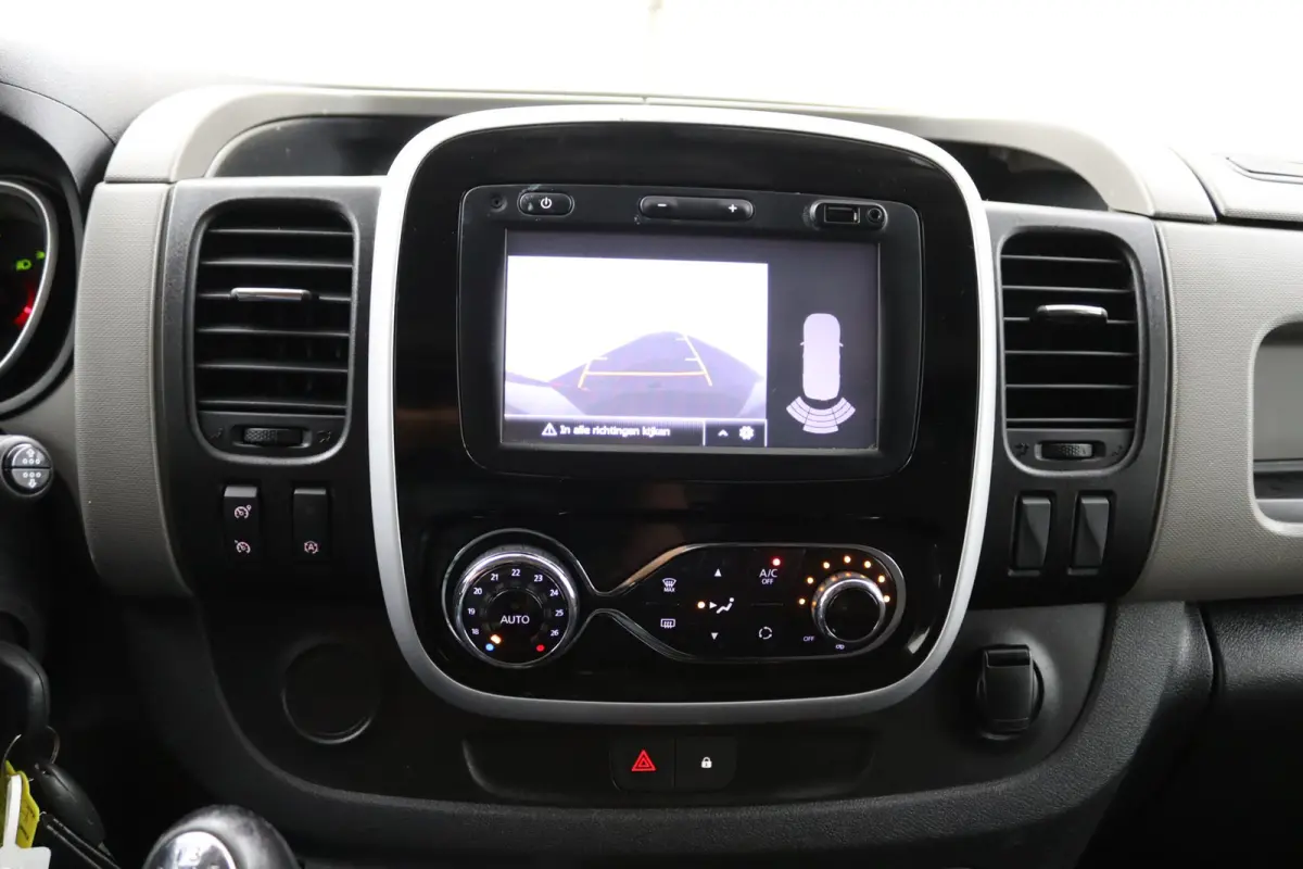 1.6 dCi T29 L2H1 Formula Edition Yellow Energy | Navigatie | Climate Control | Parkeersensoren | DAB | Bluetooth | Cruise Control | Navigatie