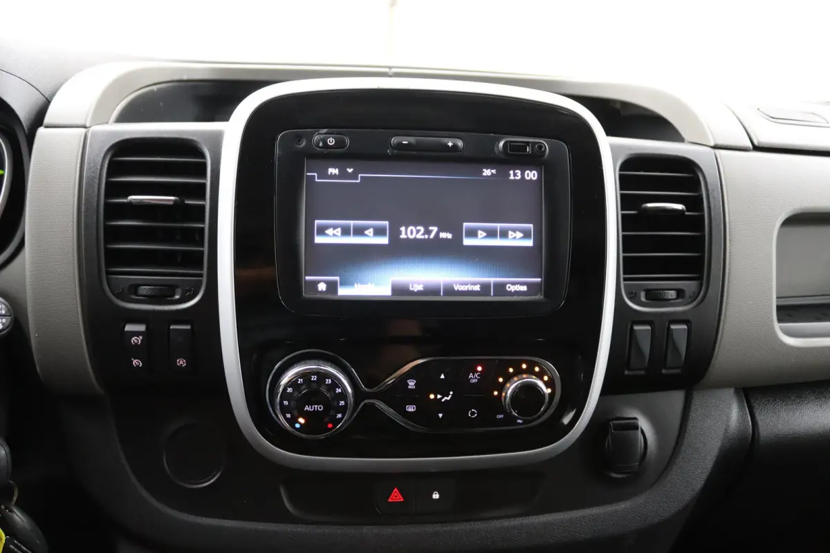 1.6 dCi T29 L2H1 Formula Edition Yellow Energy | Navigatie | Climate Control | Parkeersensoren | DAB | Bluetooth | Cruise Control | Navigatie