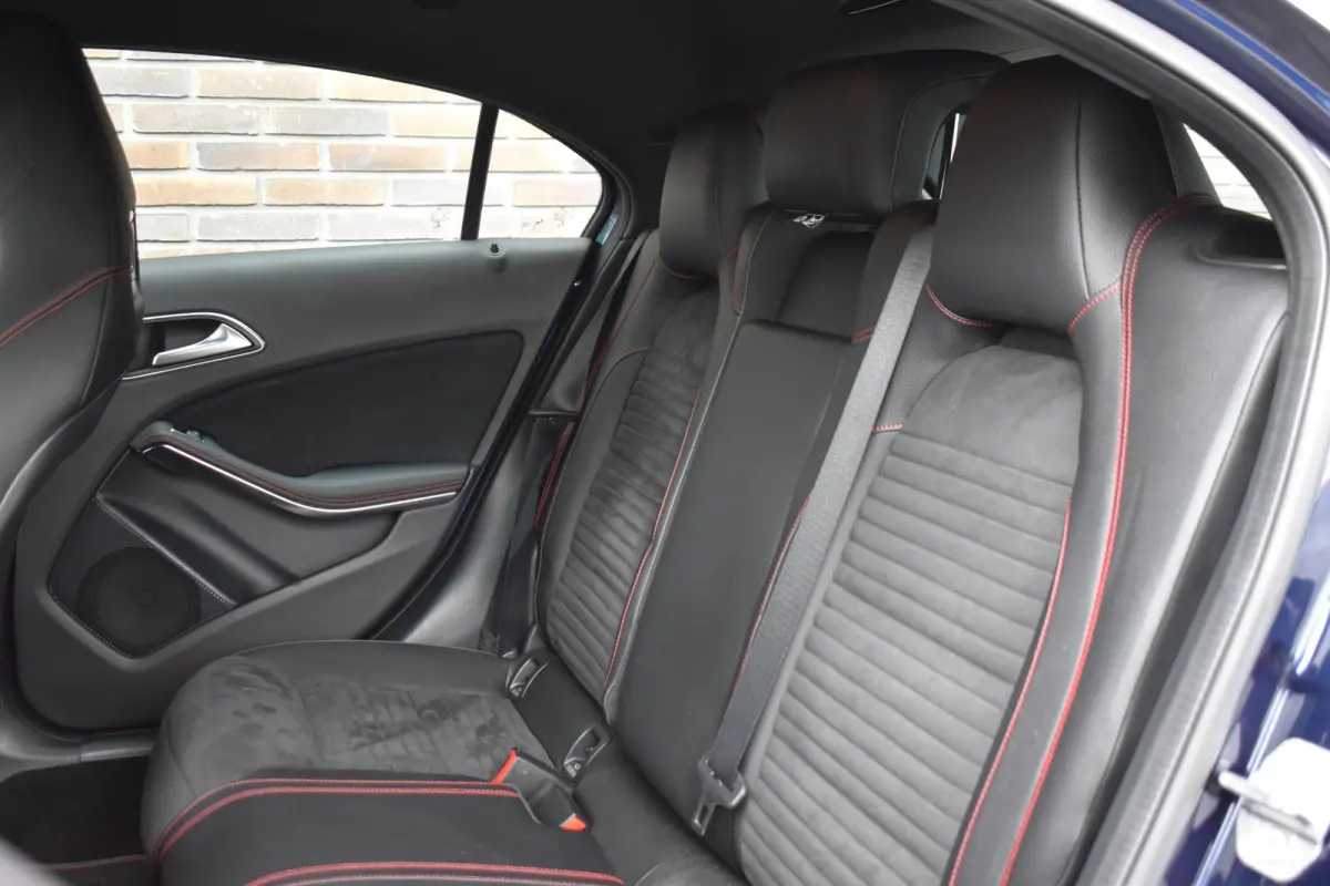 180 AMG ECC SPORTSTOELEN NAVI LMV