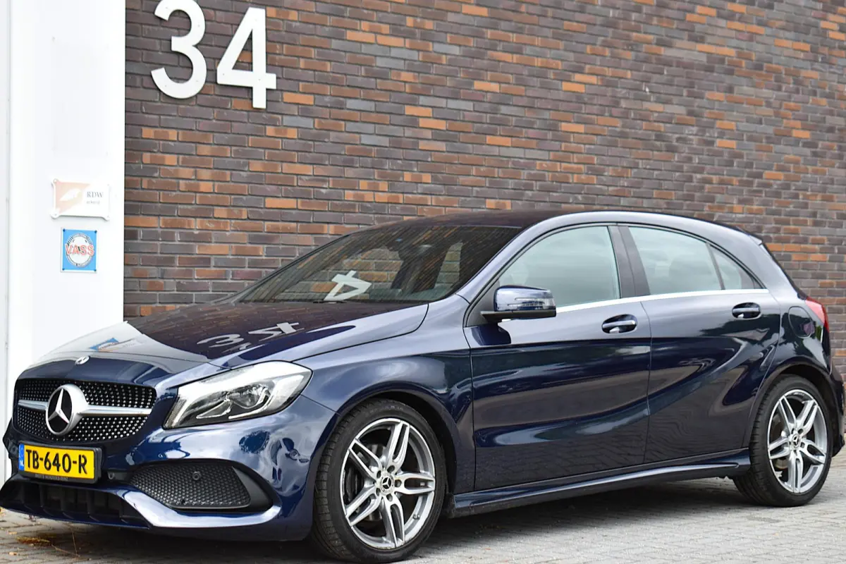 180 AMG ECC SPORTSTOELEN NAVI LMV