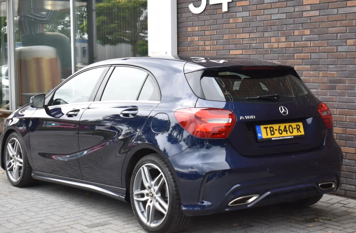 180 AMG ECC SPORTSTOELEN NAVI LMV