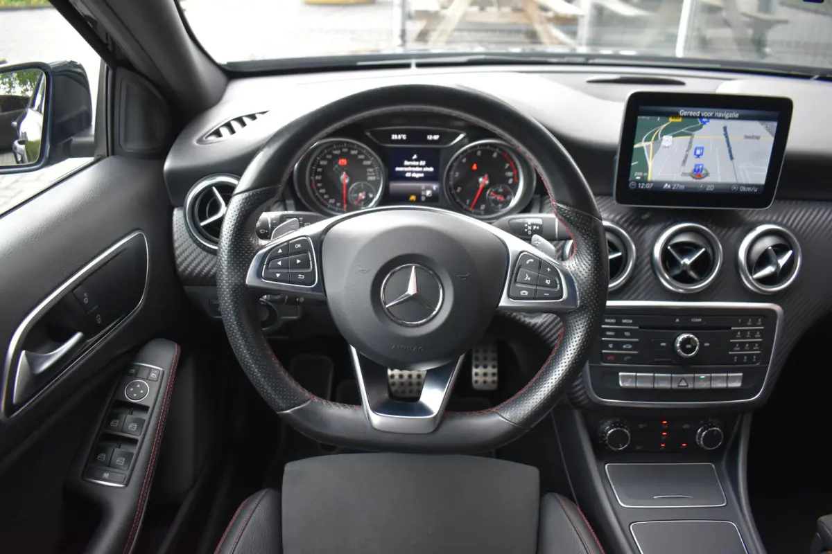180 AMG ECC SPORTSTOELEN NAVI LMV