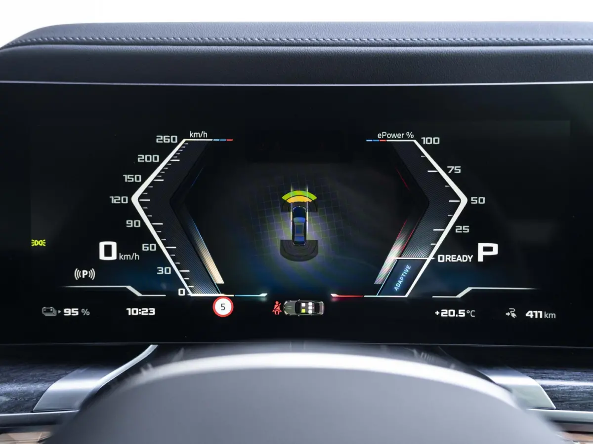 M70 xDrive SoH 100% | M Performance Pack | Connoisseur Pack | Executive Lounge | Innovation Pack | 21 inch | Active Steering | Executive Drive Pro | Kristalkoplampen | Driving Assistant Prof