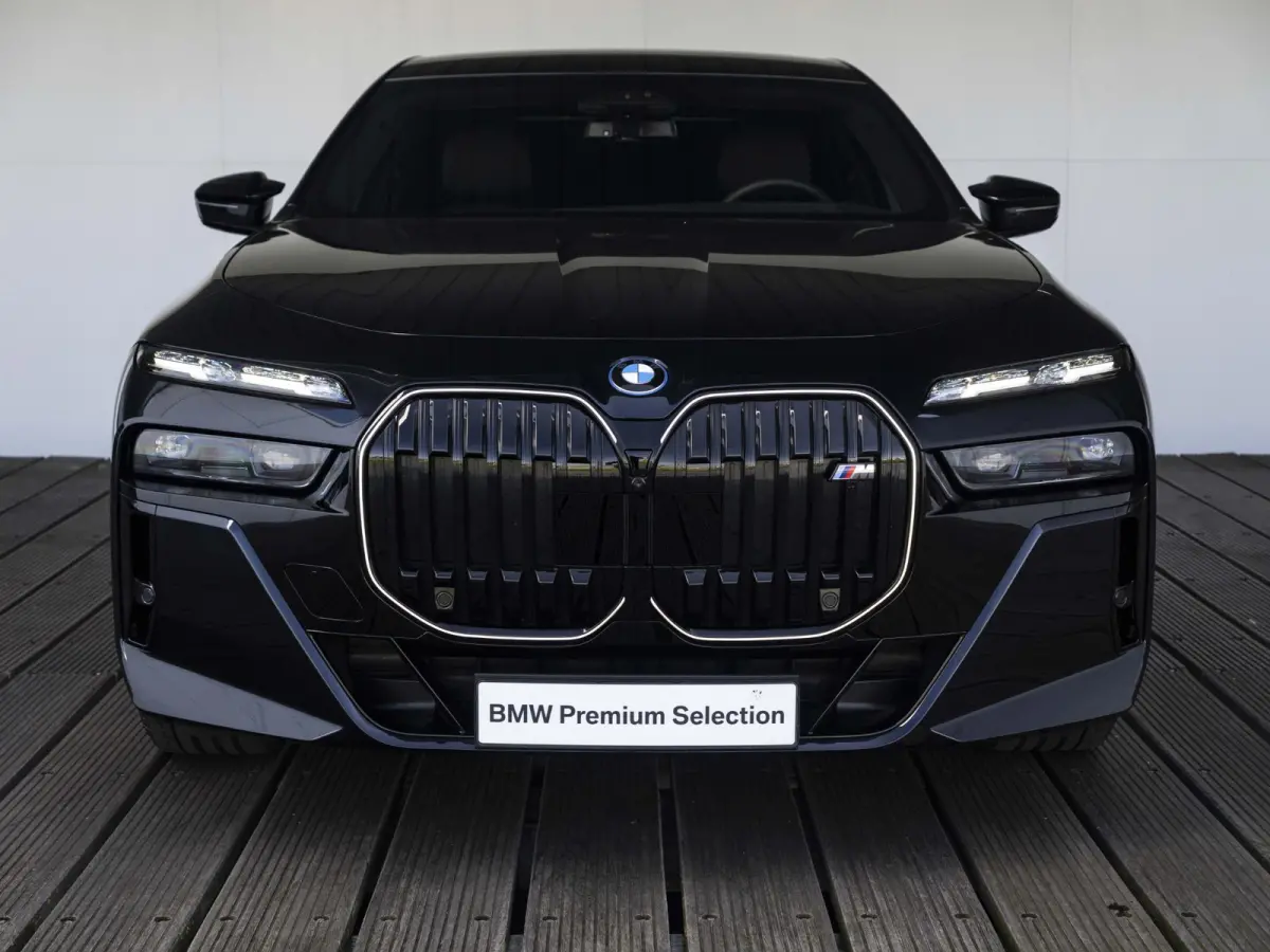 M70 xDrive | M Performance Pack | Connoisseur Pack | Executive Lounge | Innovation Pack | 21 inch | Active Steering | Executive Drive Pro | Kristalkoplampen | Driving Assistant Professional 