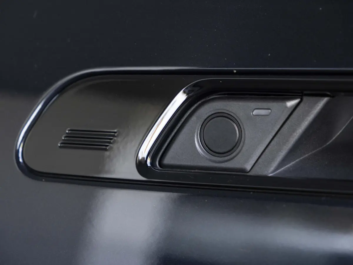 M70 xDrive SoH 100% | M Performance Pack | Connoisseur Pack | Executive Lounge | Innovation Pack | 21 inch | Active Steering | Executive Drive Pro | Kristalkoplampen | Driving Assistant Prof