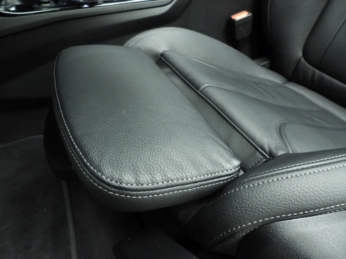 5-deurs 118i | M-Sportpakket | LED | Leder | Navigatie | Panoramadak | Trekhaak | Sportstoelen | Stoelverwarming | DAB | Hifi speakers | Alu 18 inch