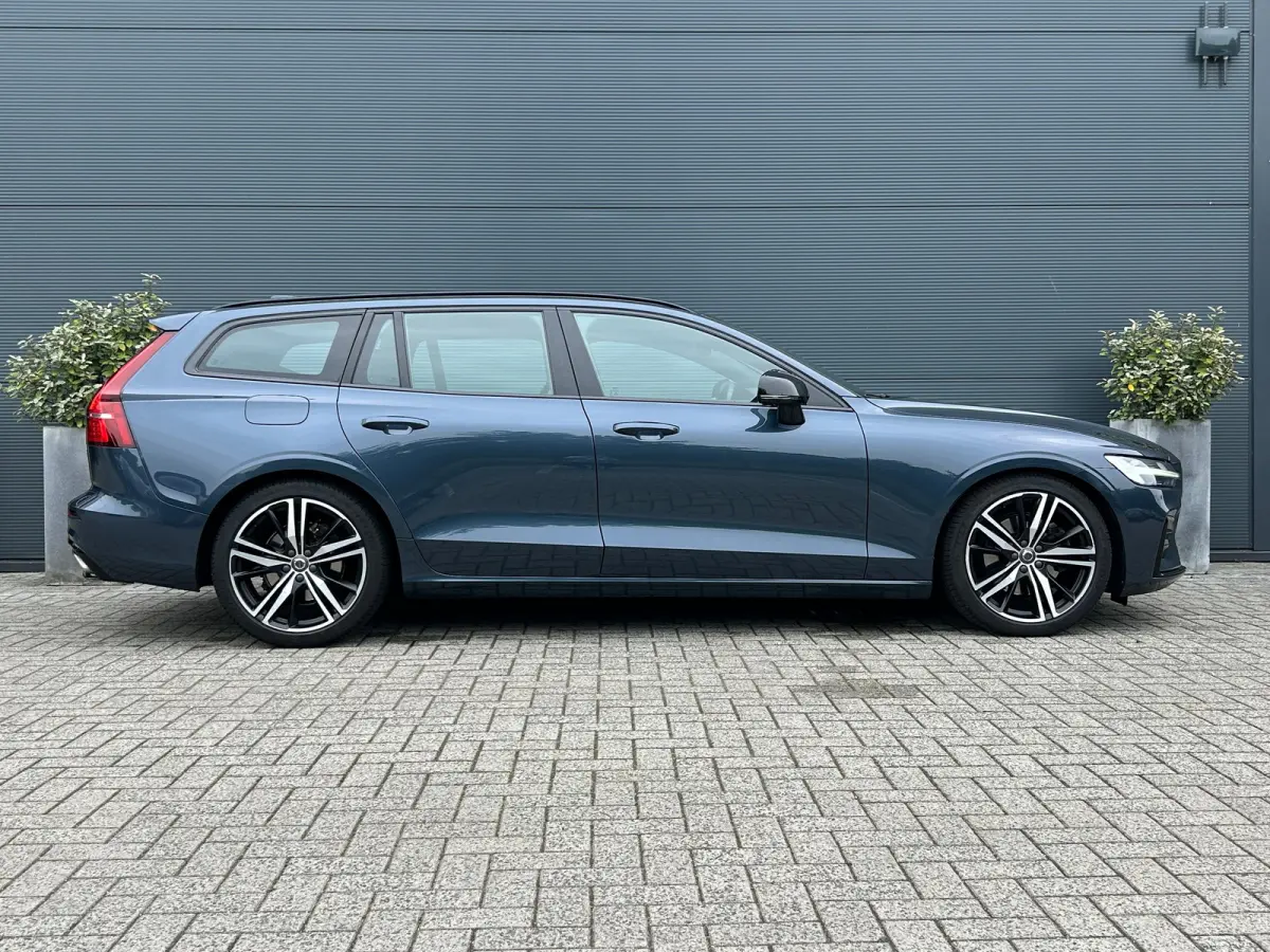 2.0 T4 R-Design | Pano | HU-Display | Harman/Kardon | Pilot Assist | Sportstoel |