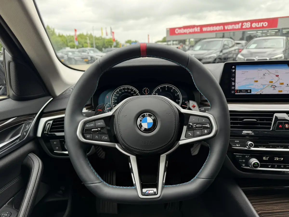 530i High Executive Panoramadak Leder LED Head-Up Display Achteruitrijcamera