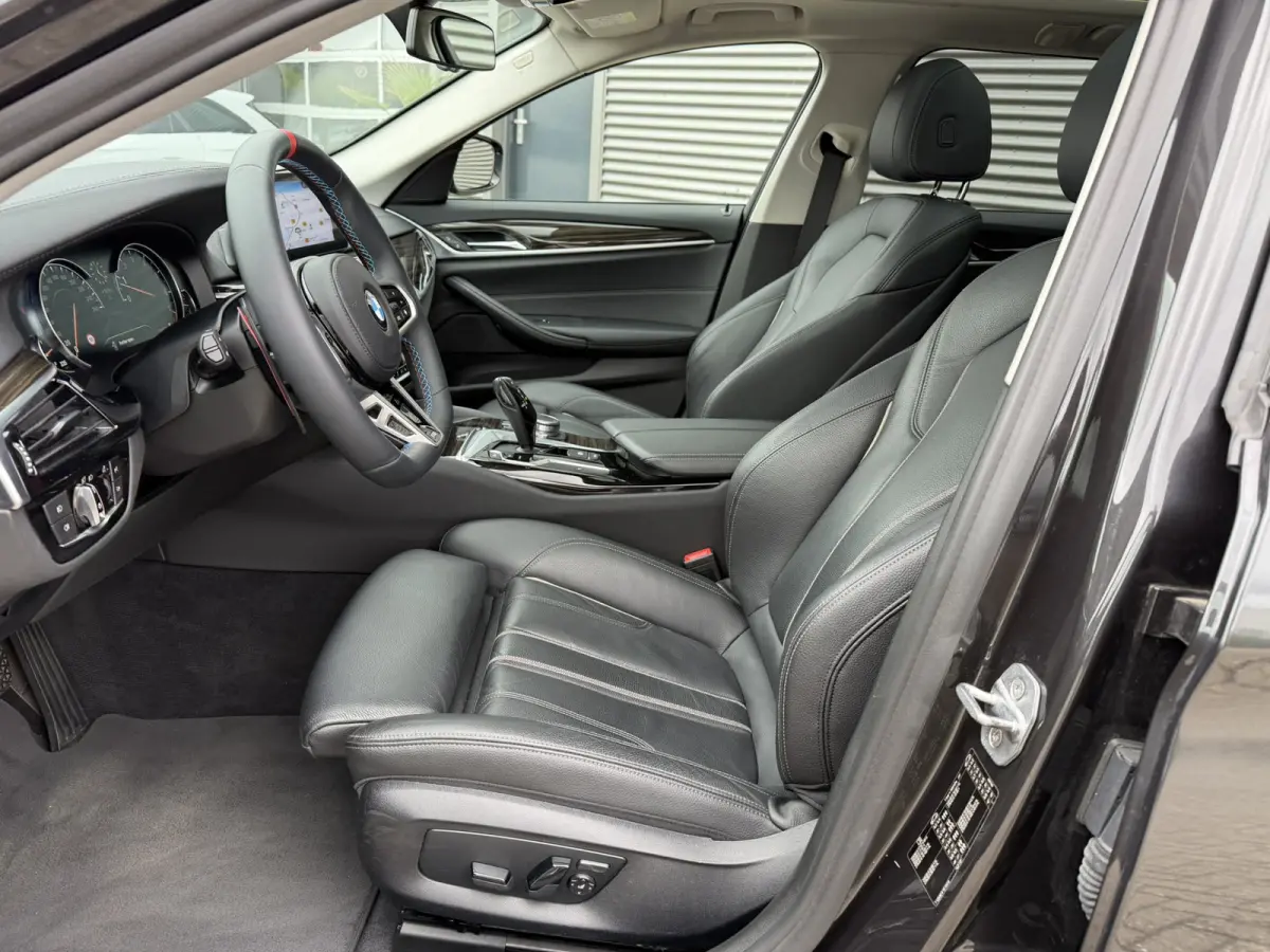 530i High Executive Panoramadak Leder LED Head-Up Display Achteruitrijcamera