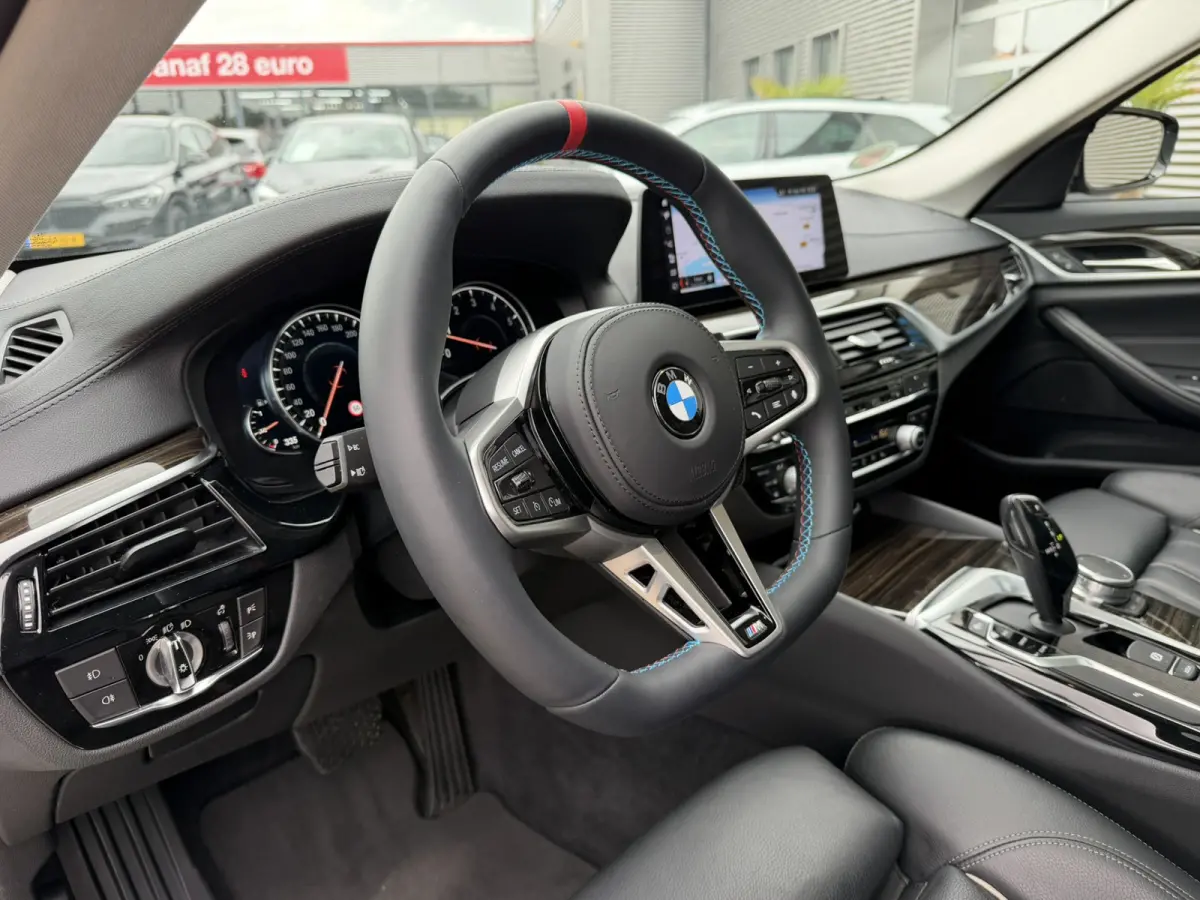 530i High Executive Panoramadak Leder LED Head-Up Display Achteruitrijcamera