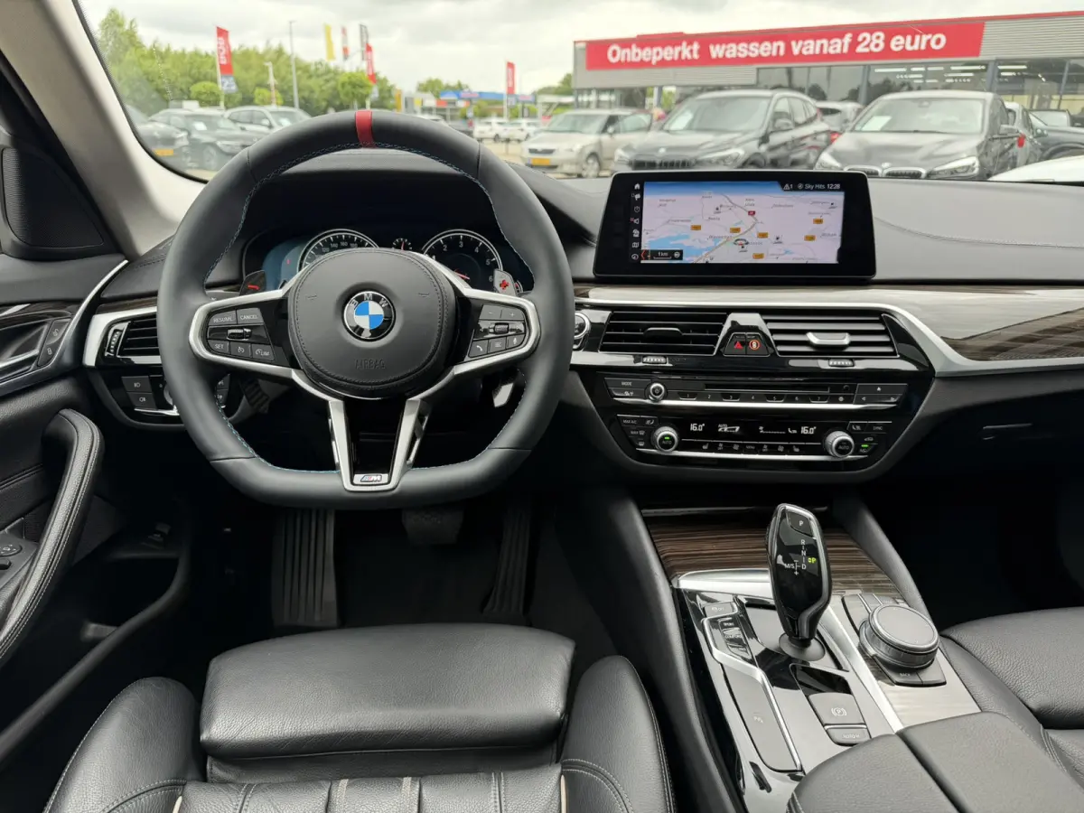 530i High Executive Panoramadak Leder LED Head-Up Display Achteruitrijcamera