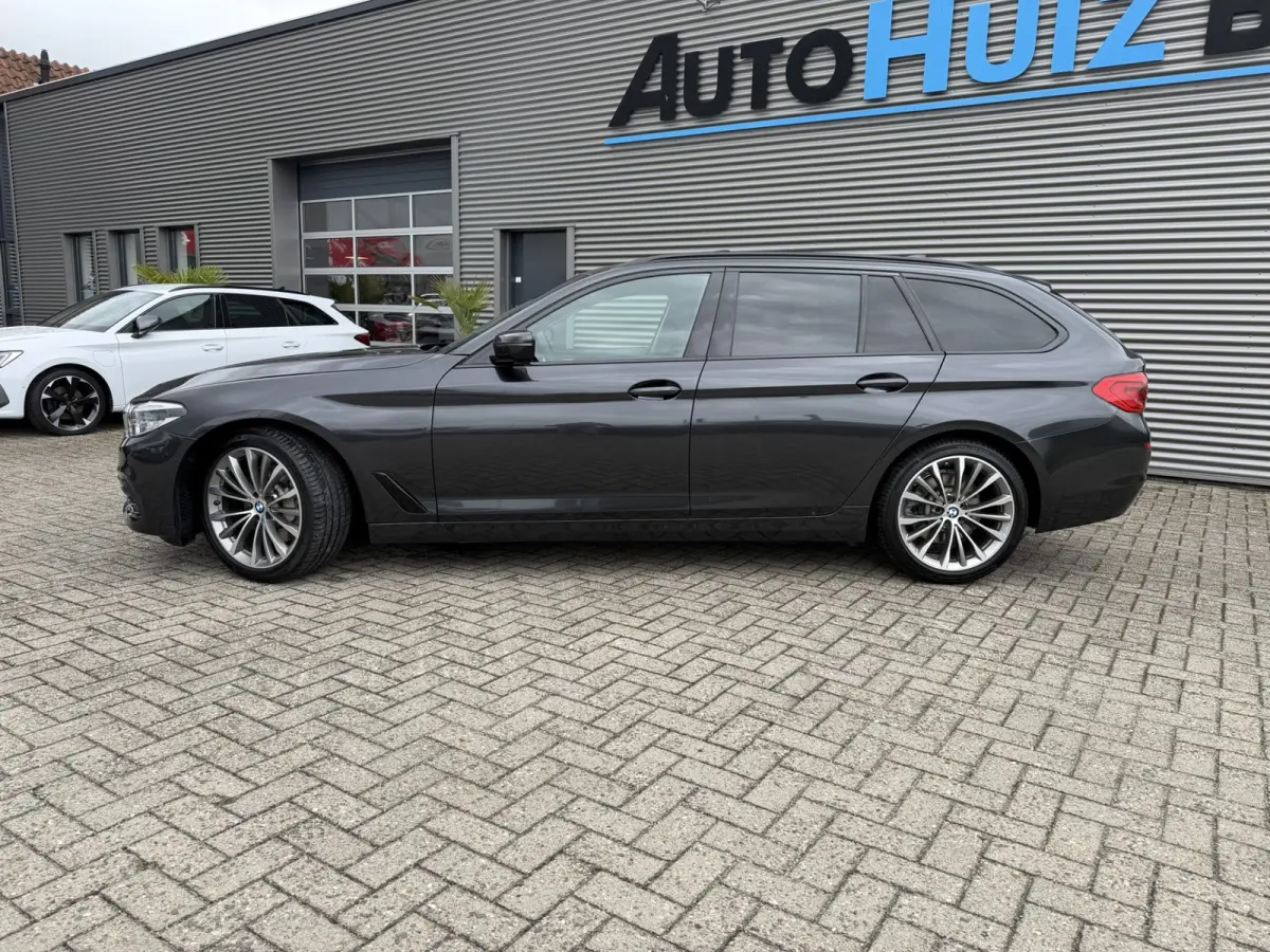 530i High Executive Panoramadak Leder LED Head-Up Display Achteruitrijcamera