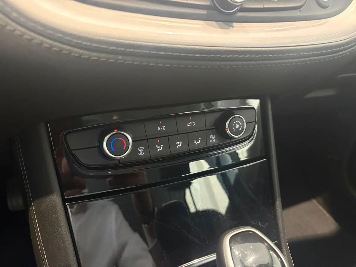 1.2 Turbo Edition TREKHAAK | CAMERA | AUTOMAAT CRUISE CONTROL | AUTOMAAT