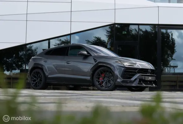4.0 V8 Widebody Carbon 735pk | 23 inch SP