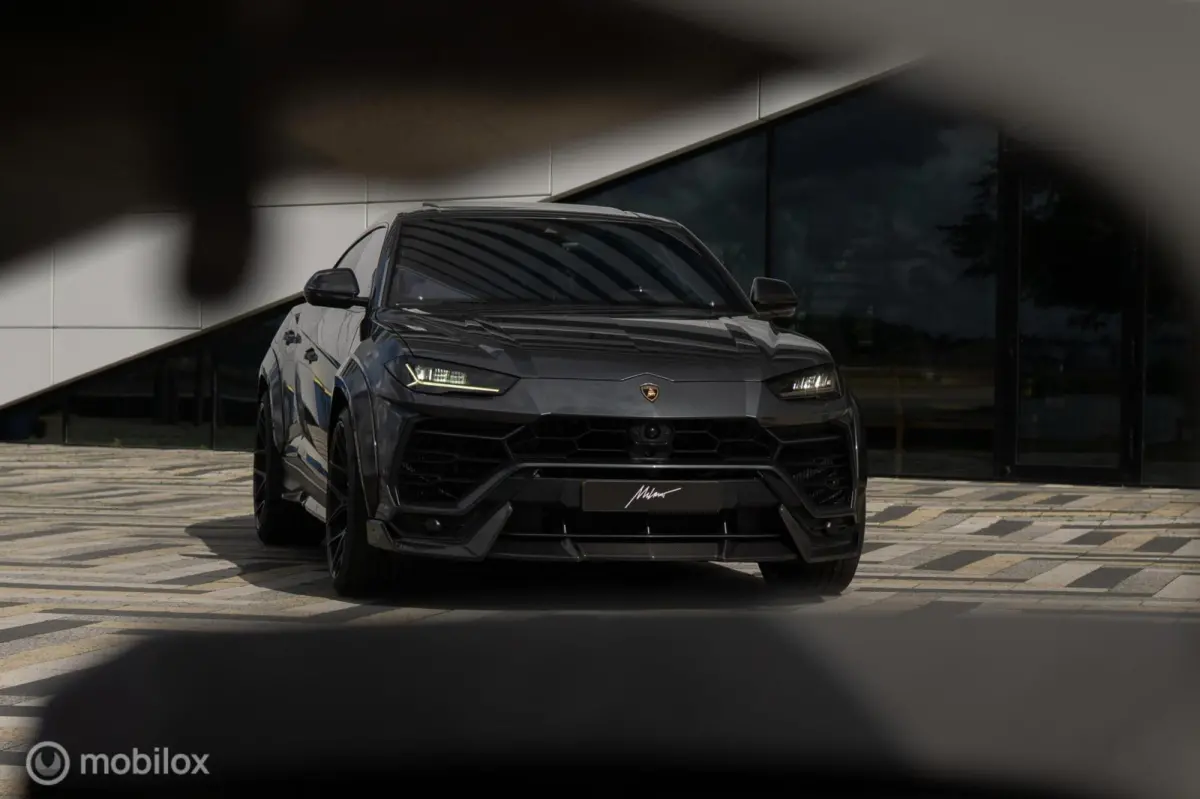 4.0 V8 Widebody Carbon 735pk | 23 inch SP