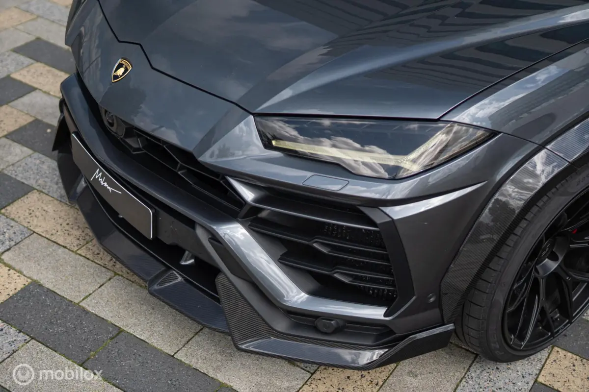 4.0 V8 Widebody Carbon 735pk | 23 inch SP