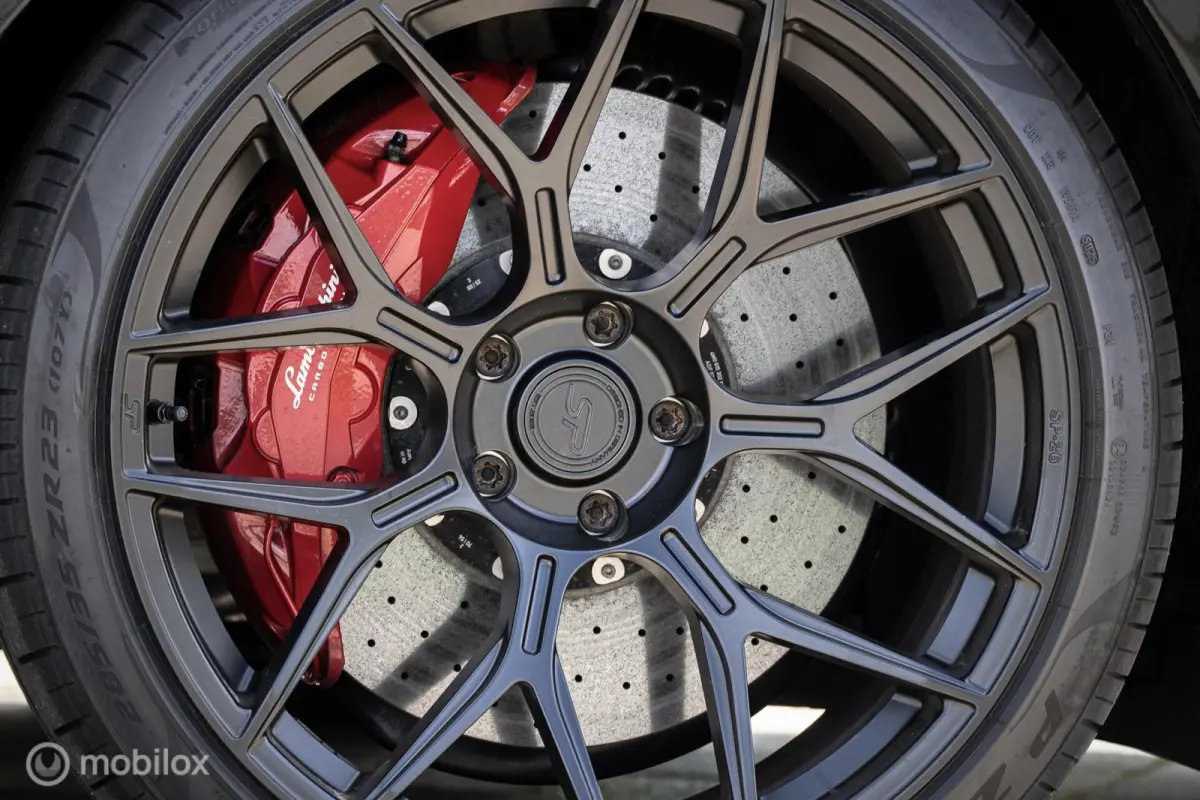 4.0 V8 Widebody Carbon 735pk | 23 inch SP