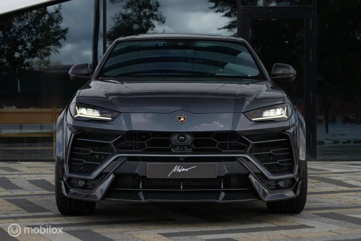 4.0 V8 Widebody Carbon 735pk | 23 inch SP