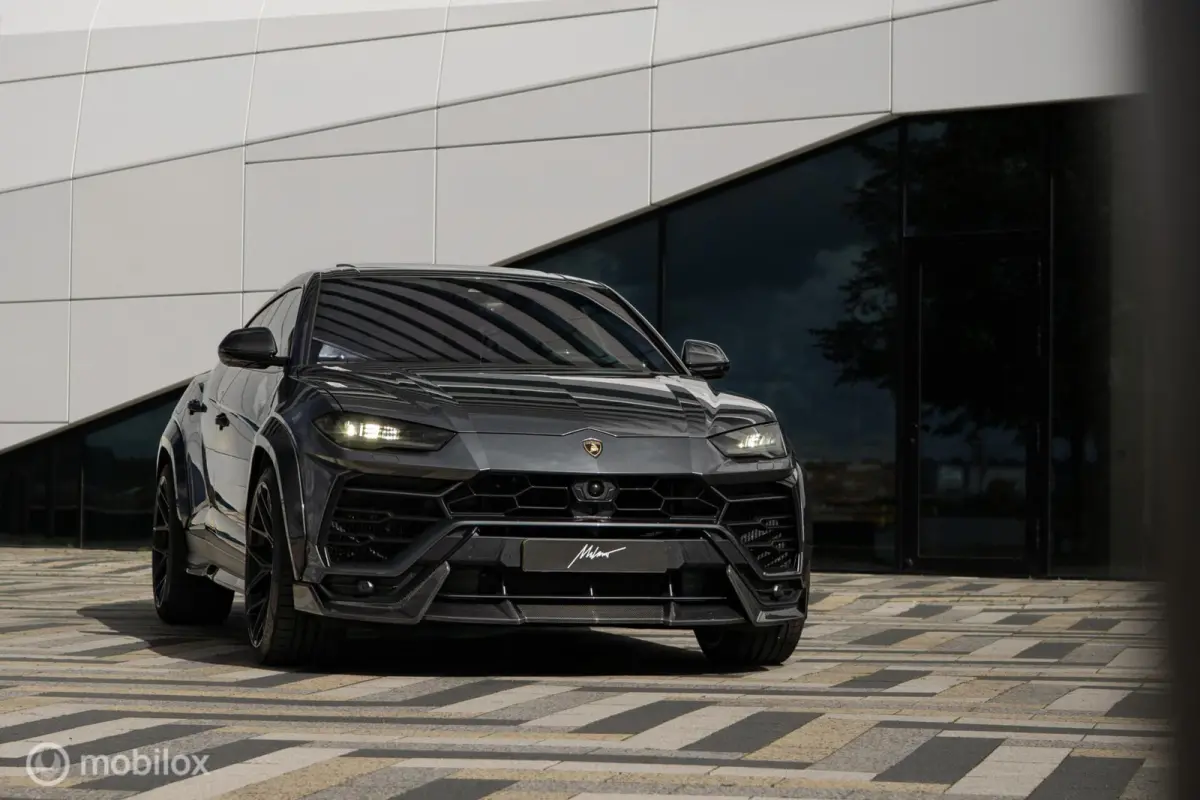 4.0 V8 Widebody Carbon 735pk | 23 inch SP