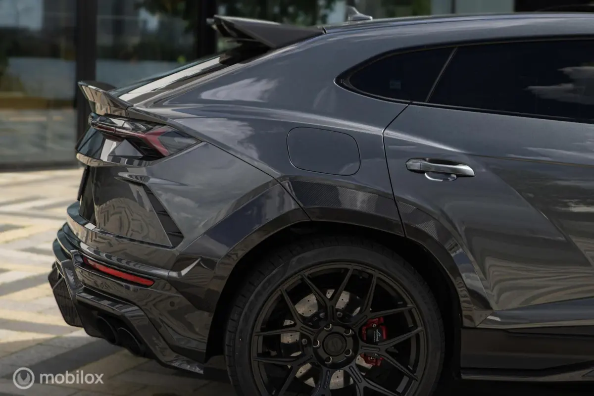 4.0 V8 Widebody Carbon 735pk | 23 inch SP