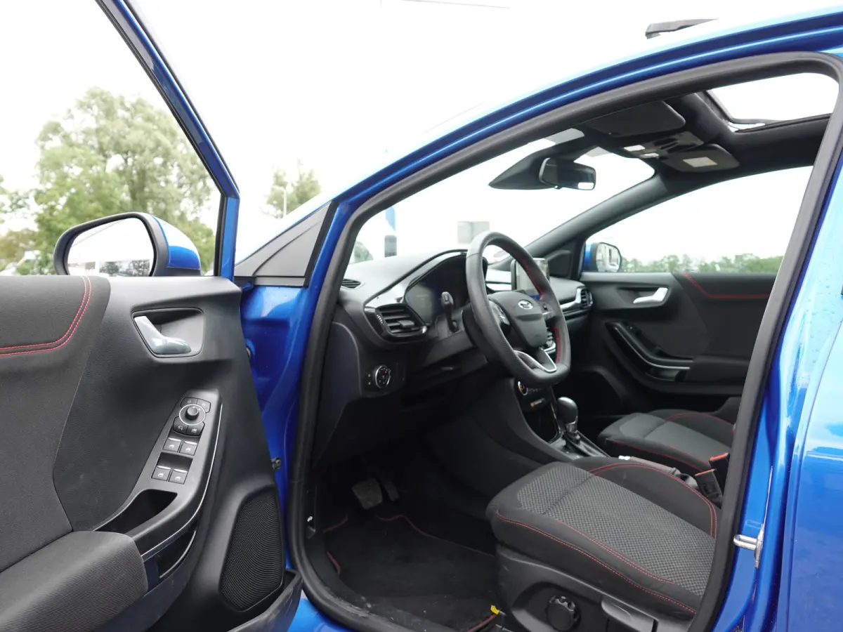 1.0 EcoBoost 125PK ST-Line AUTOM. PANO | WINTERPACK | BLIS | CAMERA