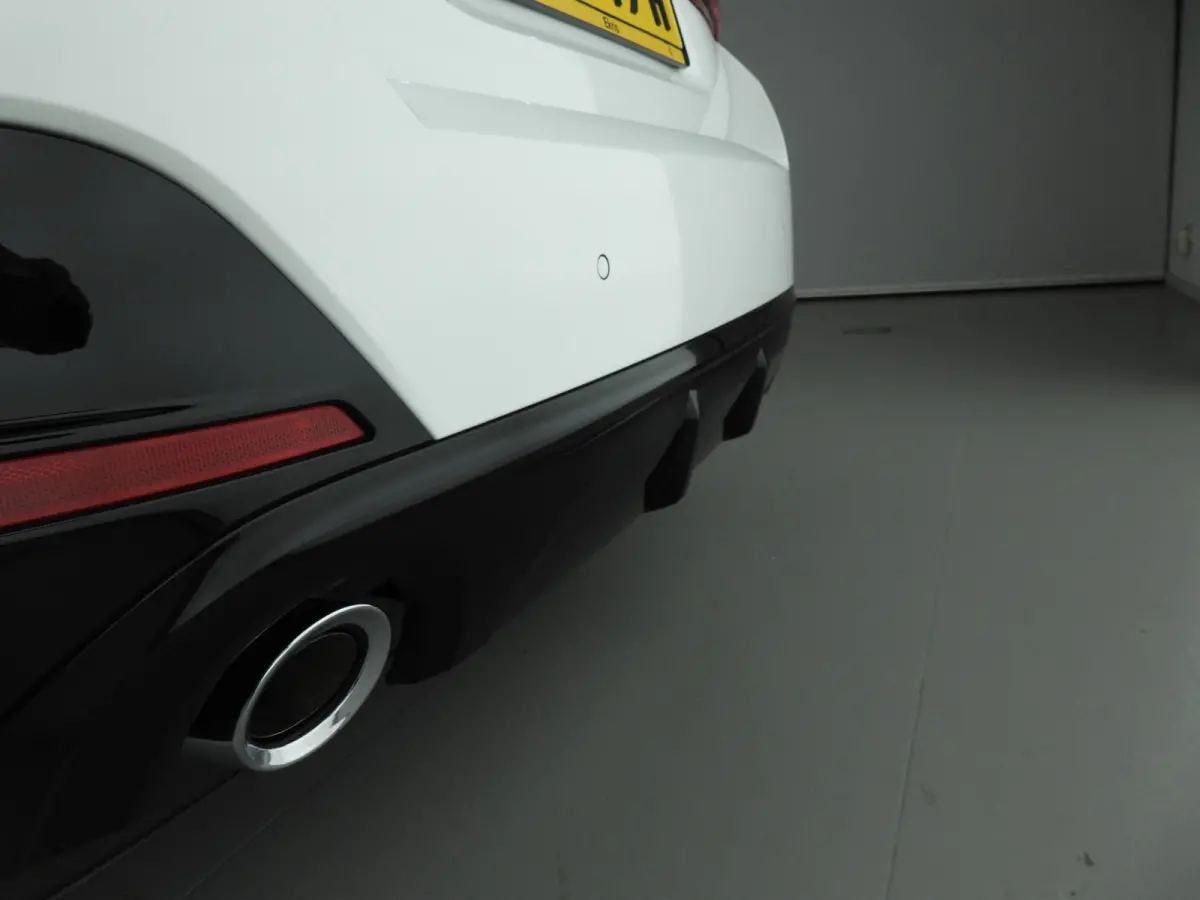 420i | M-Sportpakket | LED | Navigatie |Sportstoelen | Stoelverwarming | DAB | Alu 19 inch