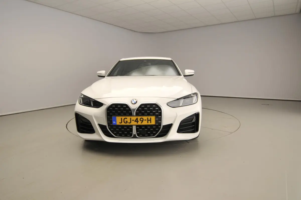 420i | M-Sportpakket | LED | Navigatie |Sportstoelen | Stoelverwarming | DAB | Alu 19 inch
