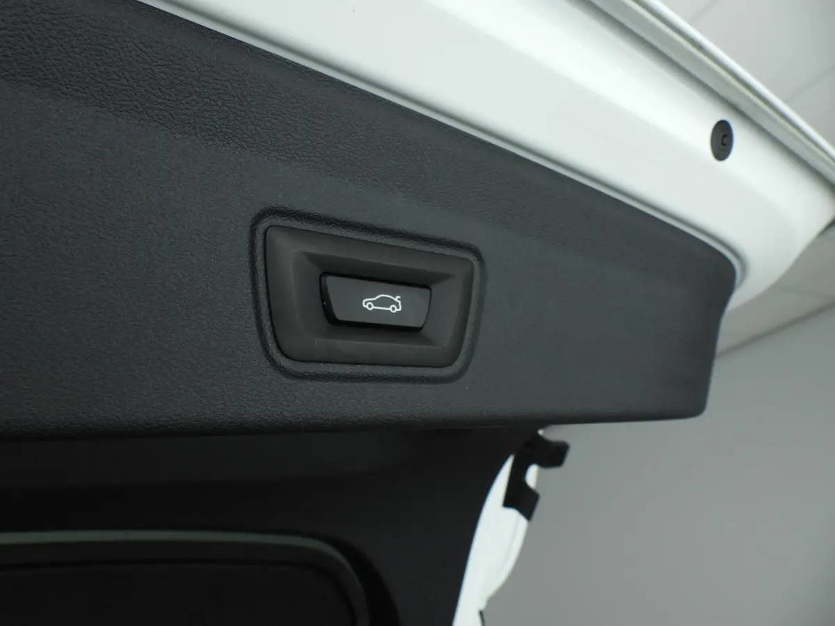 420i | M-Sportpakket | LED | Navigatie |Sportstoelen | Stoelverwarming | DAB | Alu 19 inch
