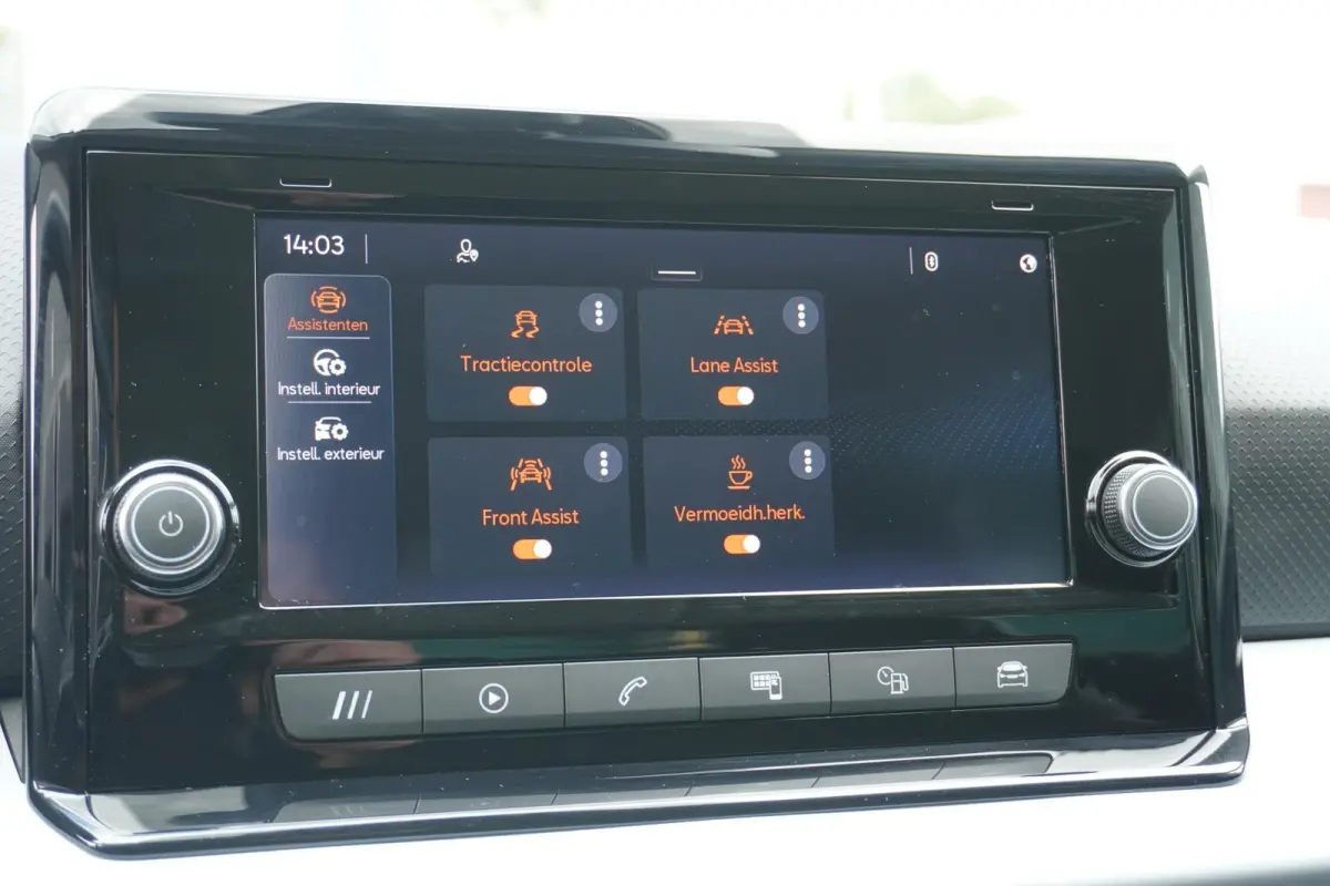 1.0 EcoTSI 95pk Style | Climatronic | FullLink | PDC Achter