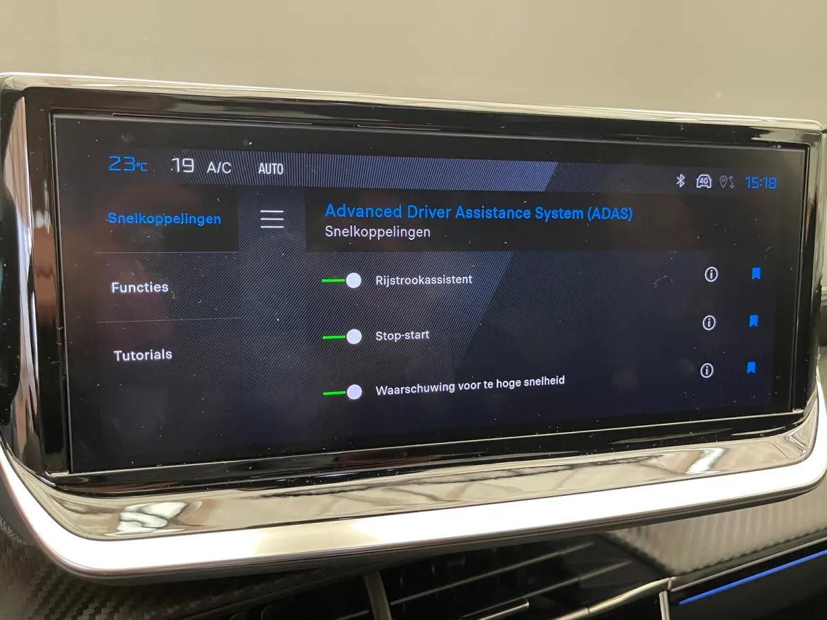 Hybrid 100 e-DCS6 GT Panorama Dak | LED | Digitaal Dashboard | Leder/Stof Sportstoelen | Carplay | Camera | Keyless | Achteruitrijcamera | Apple Carplay/Android Auto|telefoonintegratie premi