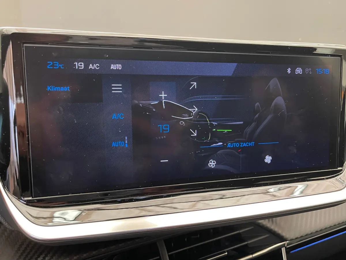 Hybrid 100 e-DCS6 GT Panorama Dak | LED | Digitaal Dashboard | Leder/Stof Sportstoelen | Carplay | Camera | Keyless | Achteruitrijcamera | Apple Carplay/Android Auto|telefoonintegratie premi