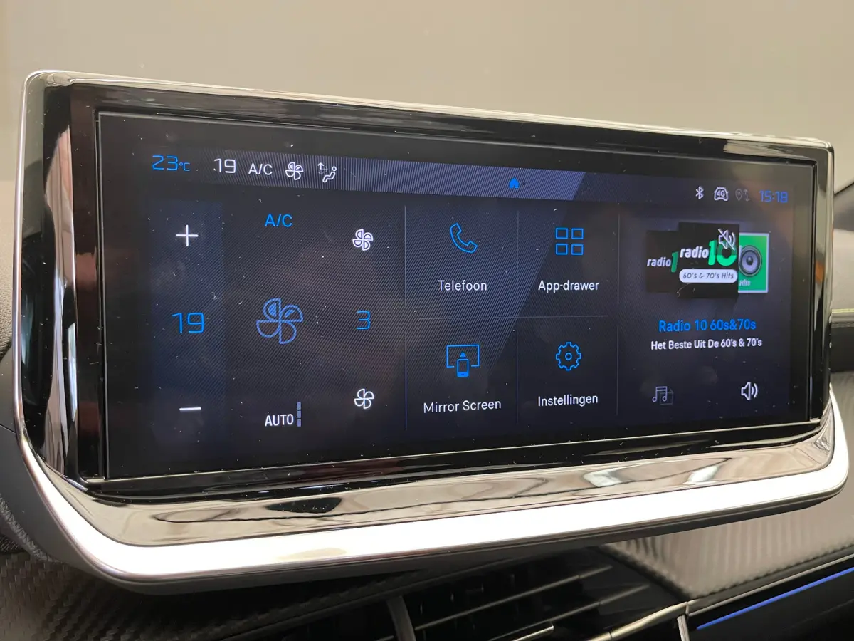 Hybrid 100 e-DCS6 GT Panorama Dak | LED | Digitaal Dashboard | Leder/Stof Sportstoelen | Carplay | Camera | Keyless | Achteruitrijcamera | Apple Carplay/Android Auto|telefoonintegratie premi