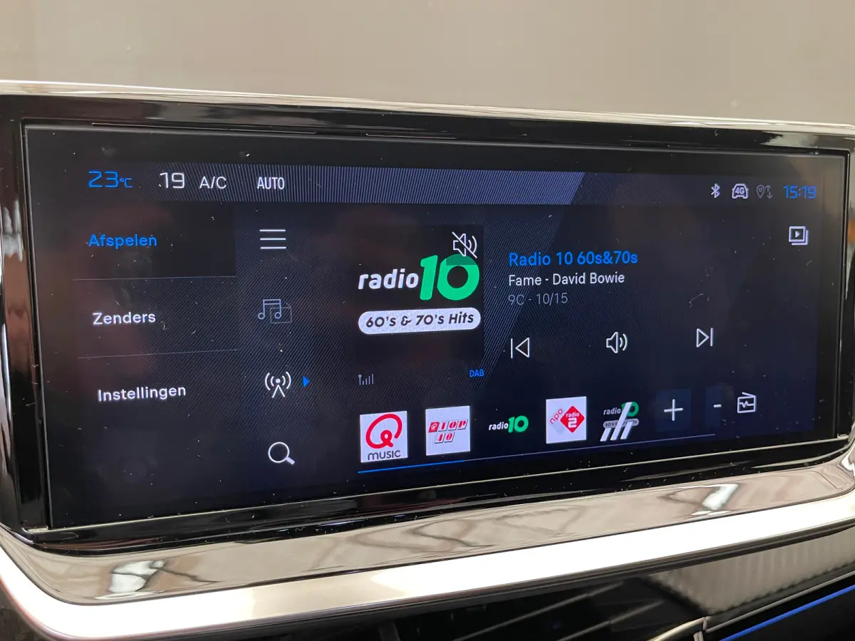 Hybrid 100 e-DCS6 GT Panorama Dak | LED | Digitaal Dashboard | Leder/Stof Sportstoelen | Carplay | Camera | Keyless | Achteruitrijcamera | Apple Carplay/Android Auto|telefoonintegratie premi