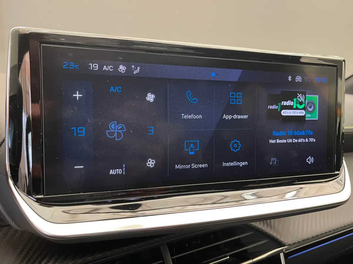 Hybrid 100 e-DCS6 GT Panorama Dak | LED | Digitaal Dashboard | Leder/Stof Sportstoelen | Carplay | Camera | Keyless | Achteruitrijcamera | Apple Carplay/Android Auto|telefoonintegratie premi