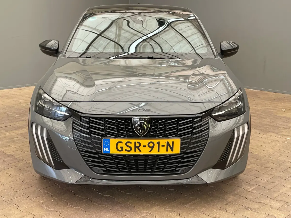 Hybrid 100 e-DCS6 GT Panorama Dak | LED | Digitaal Dashboard | Leder/Stof Sportstoelen | Carplay | Camera | Keyless | Achteruitrijcamera | Apple Carplay/Android Auto|telefoonintegratie premi