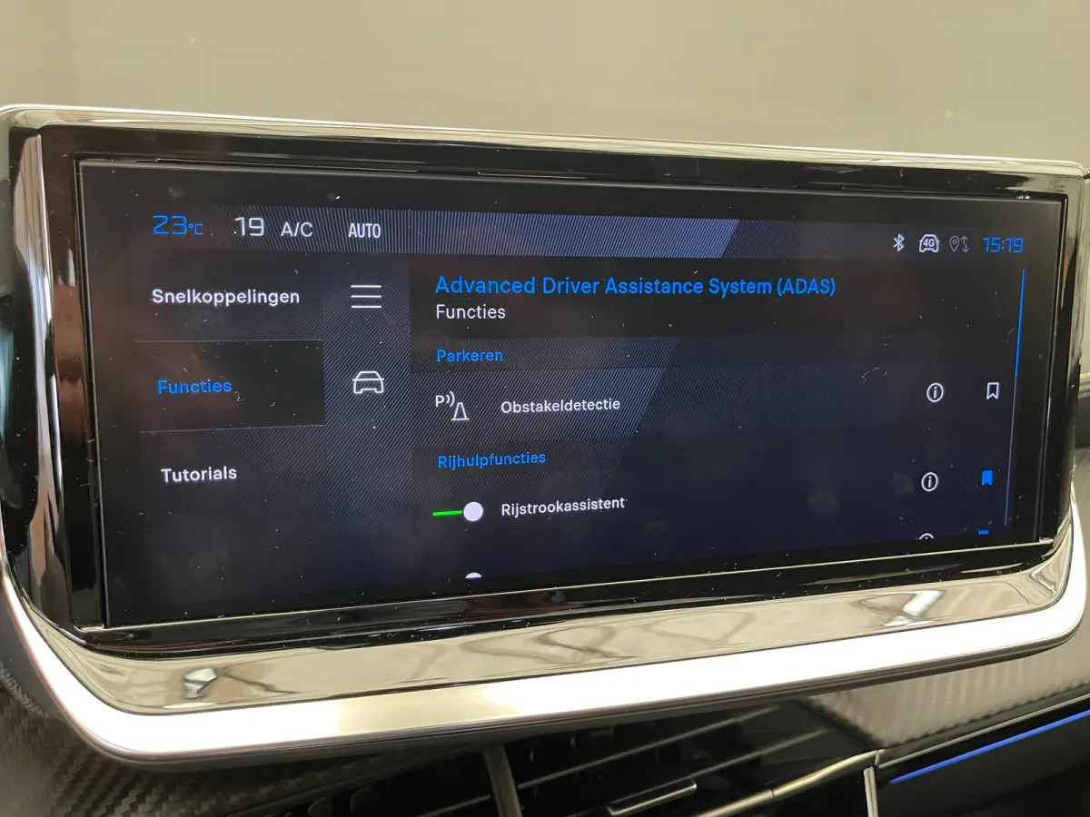 Hybrid 100 e-DCS6 GT Panorama Dak | LED | Digitaal Dashboard | Leder/Stof Sportstoelen | Carplay | Camera | Keyless | Achteruitrijcamera | Apple Carplay/Android Auto|telefoonintegratie premi