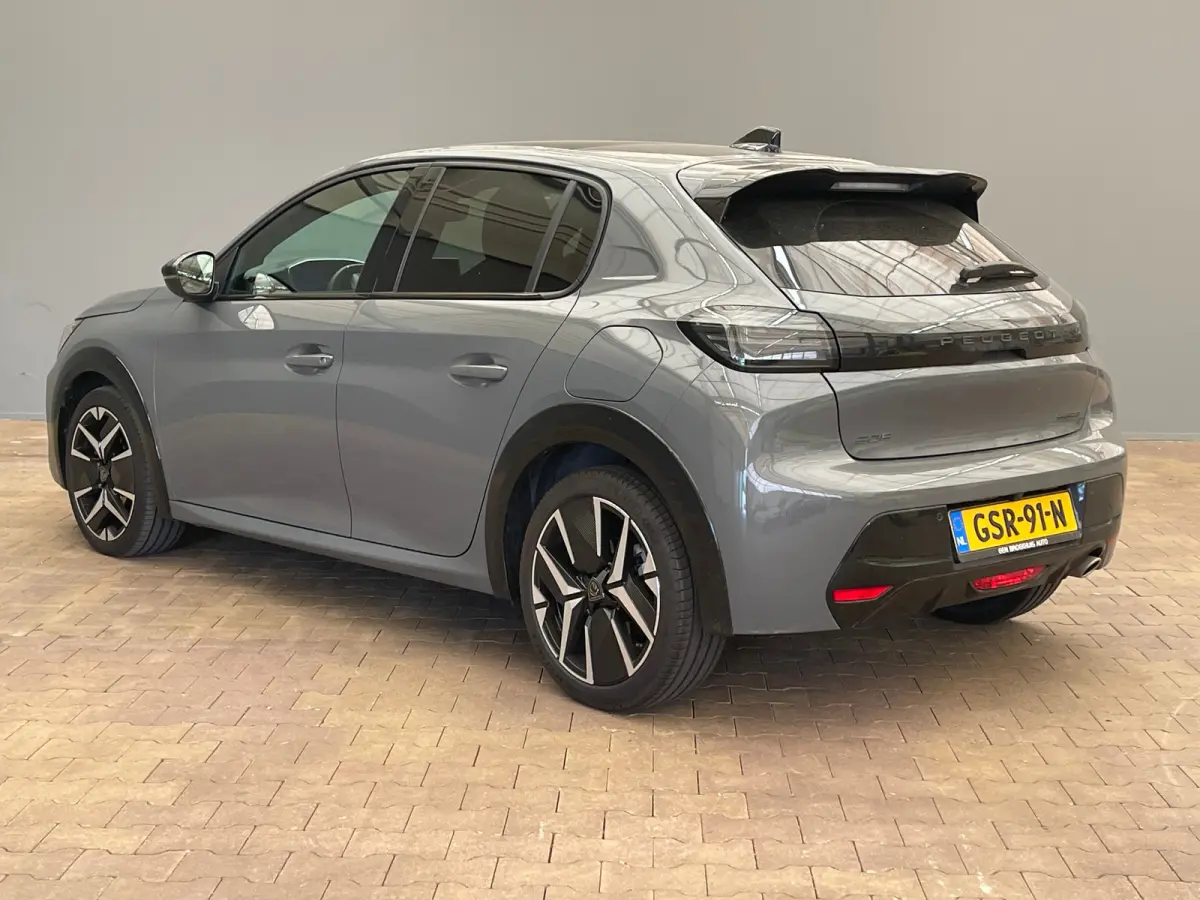 Hybrid 100 e-DCS6 GT Panorama Dak | LED | Digitaal Dashboard | Leder/Stof Sportstoelen | Carplay | Camera | Keyless | Achteruitrijcamera | Apple Carplay/Android Auto|telefoonintegratie premi